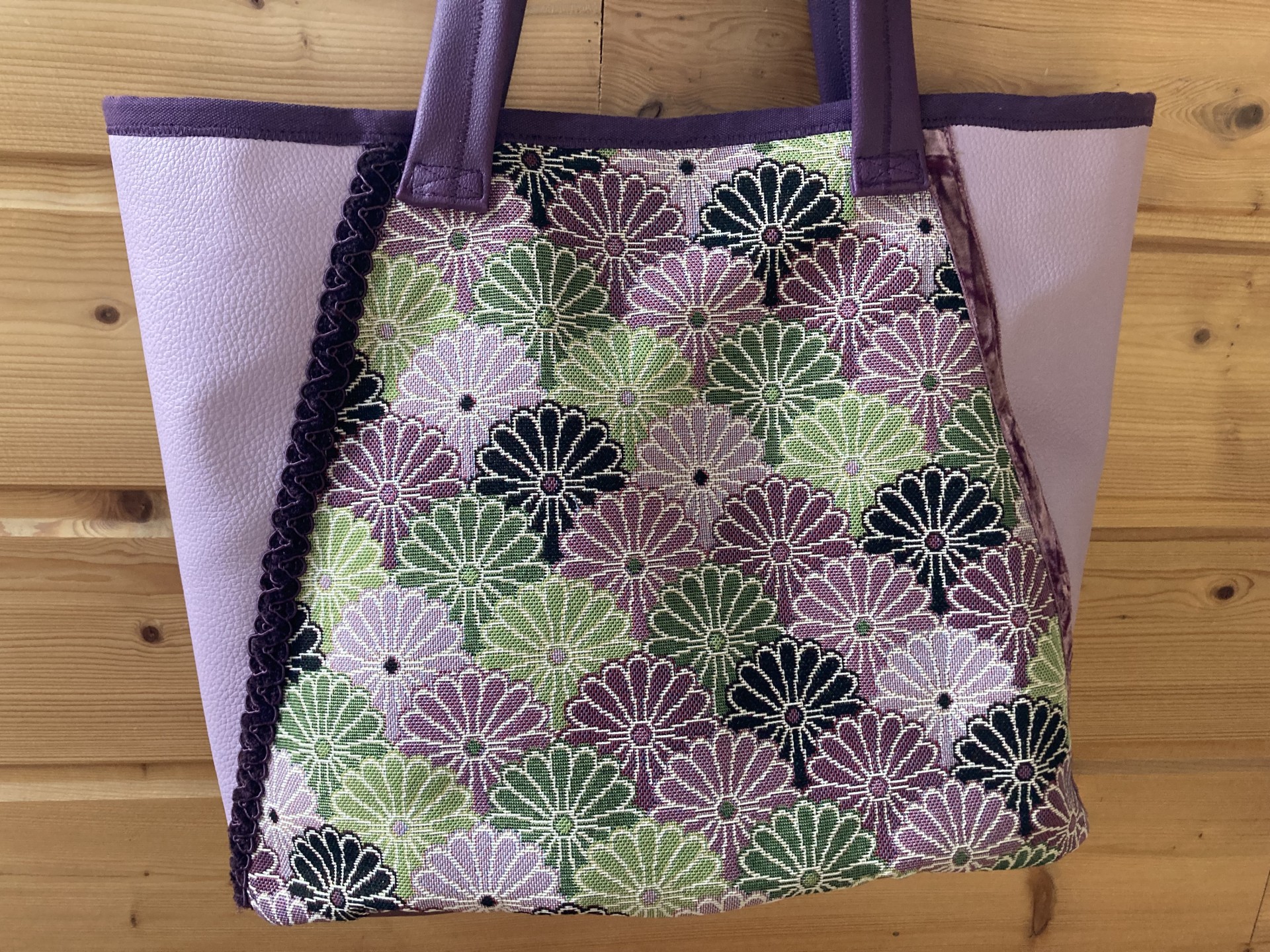 Sac AZTECA mauve ( détail)
